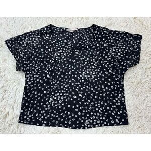 Adorable Black, Blue, Gray and White Spotted Crop top blouse by Forever 21 size
